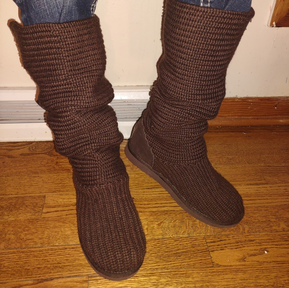 🤎~TALL 3 BUTTON CARDY UGGS (8)~🤎